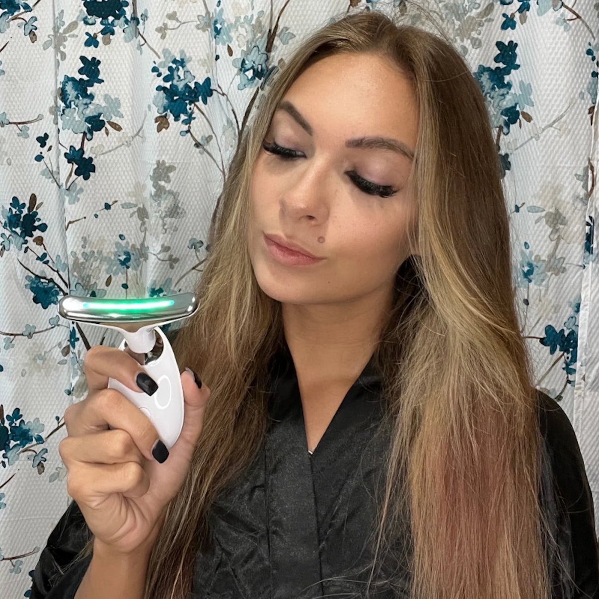 MiniGlow™ LED Beauty Enhancer - Givemethisnow